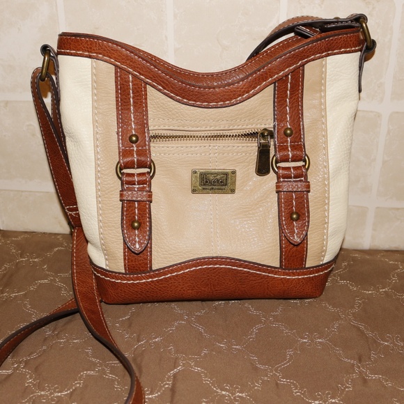 Born Bags Boc Born Usb Charging Purse Crossbody Poshmark